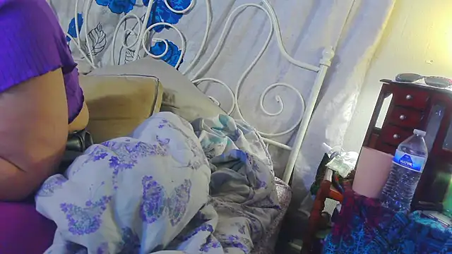 g0lden are0las89 online show from 03-03-26, 05:58