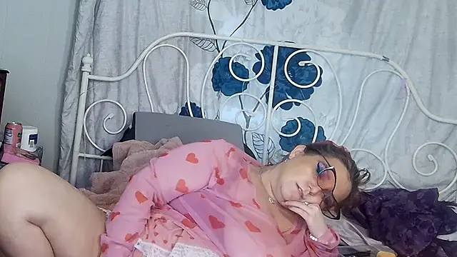 g0lden are0las89 online show from 04-18-26, 06:54