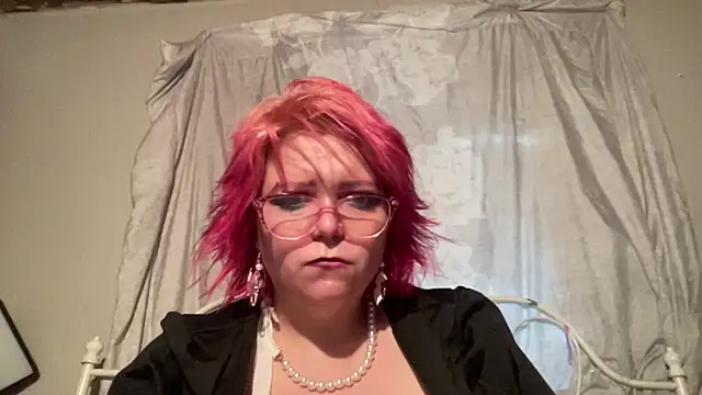g0lden are0las89 online show from 05-12-26, 11:22