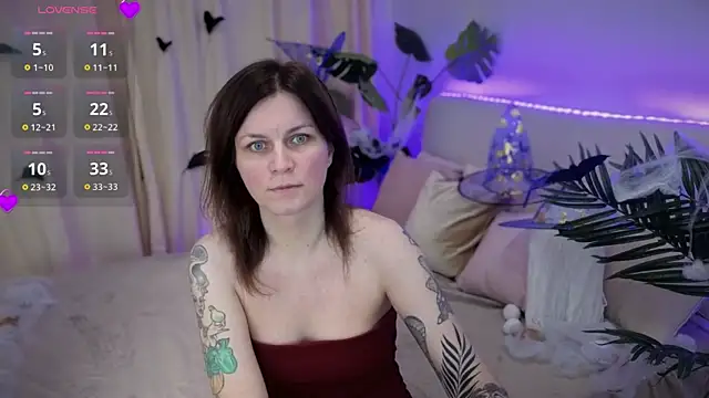 TinaMelt online show from 10-17-25, 07:04