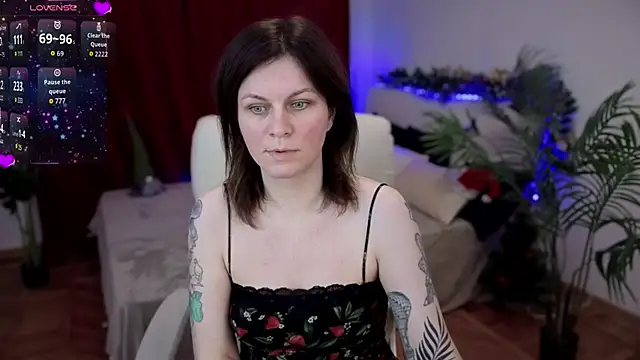 TinaMelt online show from 11-21-25, 08:19