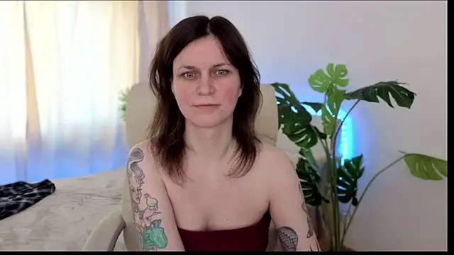 TinaMelt online show from 09-26-25, 05:58