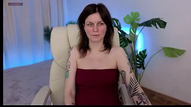 TinaMelt online show from 09-25-25, 05:52