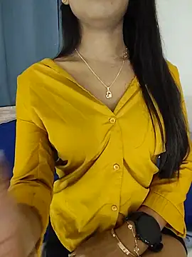 Snapshot of priya_26 chatting on 07-16-26, 04:37 priya 26 online show from 07-16-26, 04:37