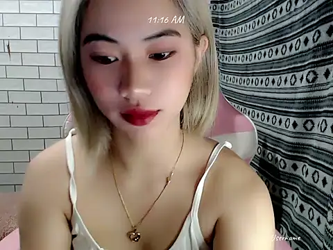 Rainea149 online show from 10-26-25, 03:18