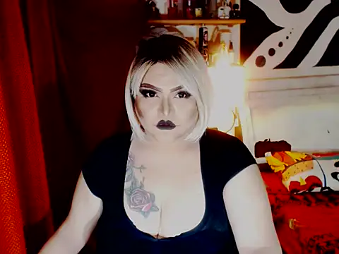 Snapshot of Mistress4fun chatting on 09-17-25, 06:04 Mistress4fun online show from 09-17-25, 06:04