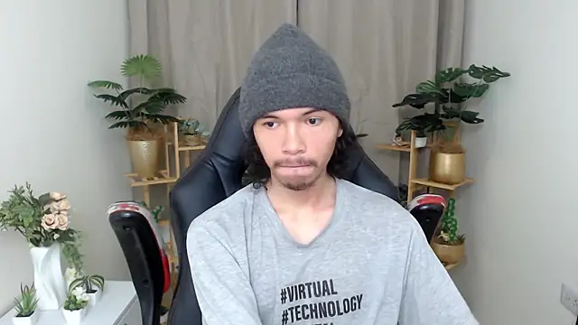 Xoxo Smiles online show from 12-22-25, 03:23