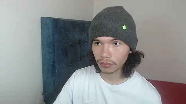 Xoxo Smiles online show from 11-29-25, 03:56