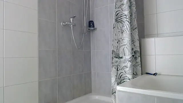 Hijuga online show from 11-30-25, 11:33