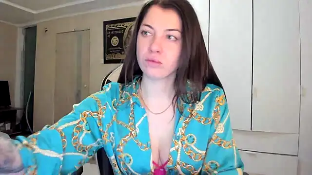 Snapshot of EmiLovsi chatting on 02-18-26, 09:33 EmiLovsi online show from 02-18-26, 09:33