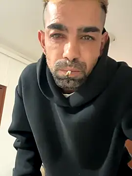 Snapshot of Nonsoilmionome89 chatting on 10-17-25, 12:18 Nonsoilmionome89 online show from 10-17-25, 12:18