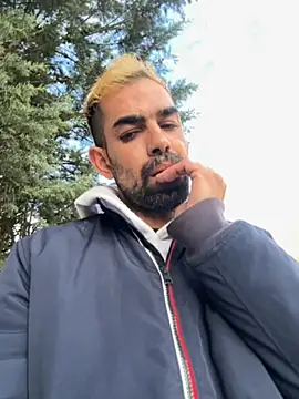 Snapshot of Nonsoilmionome89 chatting on 10-25-25, 08:13 Nonsoilmionome89 online show from 10-25-25, 08:13