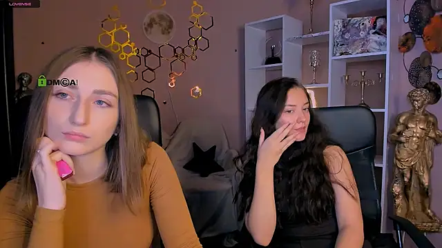 eva smiith  online show from 11-26-25, 06:46