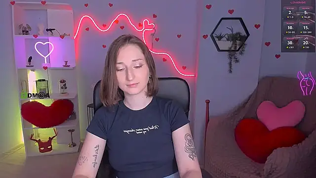 eva smiith  online show from 06-12-26, 05:49