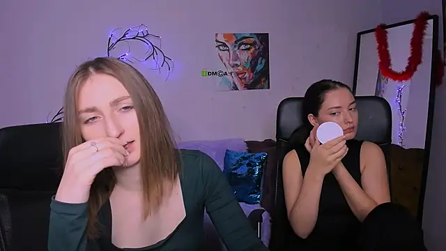 eva smiith  online show from 11-18-25, 07:33