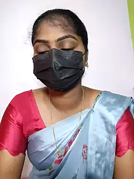 Snapshot of Tamil_Princess12 chatting on 06-05-26, 05:45 Tamil Princess12 online show from 06-05-26, 05:45