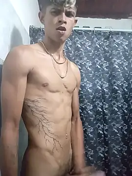 Snapshot of God_Eros_23cm chatting on 01-06-26, 05:55 God Eros 23cm online show from 01-06-26, 05:55