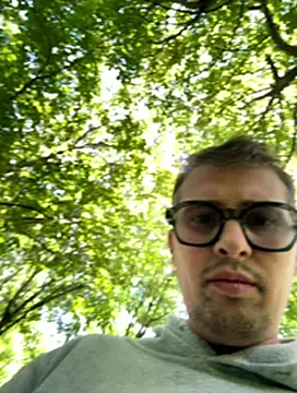 Snapshot of Cazzo1921 chatting on 05-16-26, 01:32 Cazzo1921 online show from 05-16-26, 01:32