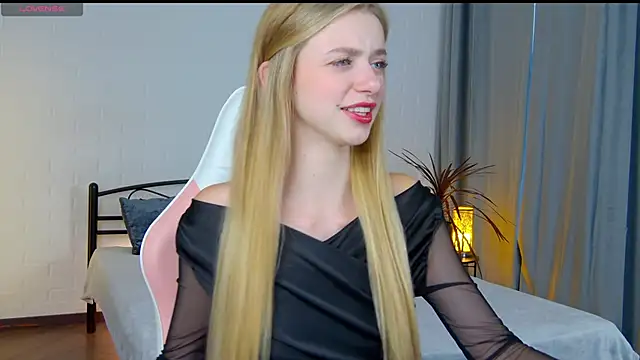 KelsiWest online show from 09-16-25, 01:12