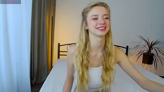 KelsiWest online show from 09-28-25, 01:18