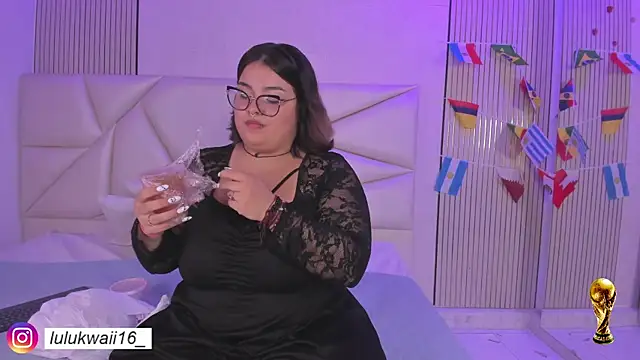 lulukawai16 online show from 06-19-26, 07:09