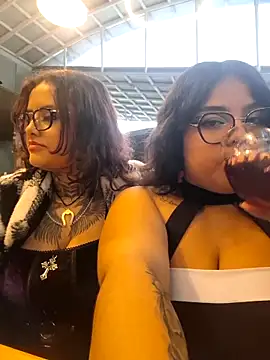 Snapshot of lulukawai16 chatting on 12-21-25, 10:21 lulukawai16 online show from 12-21-25, 10:21