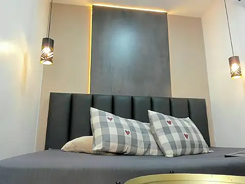 RiriiBrunette   online show from 11-08-25, 09:18