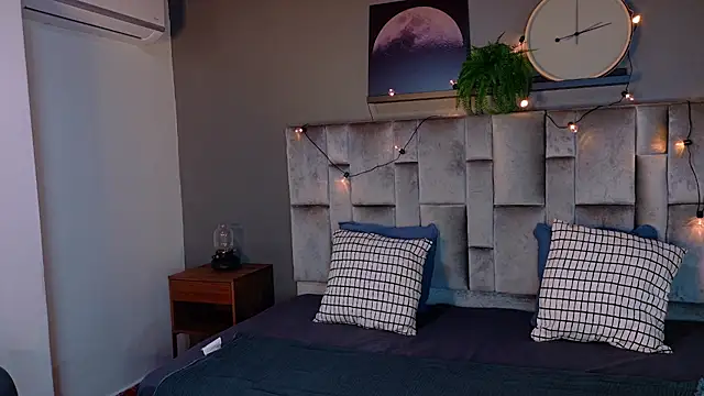 RiriiBrunette   online show from 11-21-25, 07:46