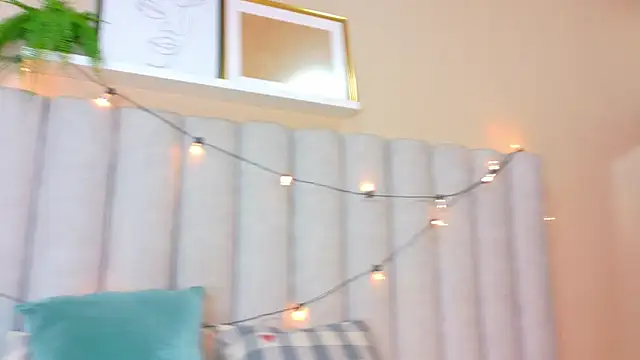 RiriiBrunette   online show from 12-19-25, 08:00