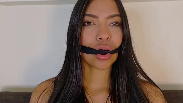 Snapshot of RiriiBrunette__ chatting on 04-30-26, 08:57 RiriiBrunette online show from 04-30-26, 08:57