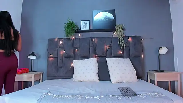 RiriiBrunette   online show from 12-05-25, 07:45