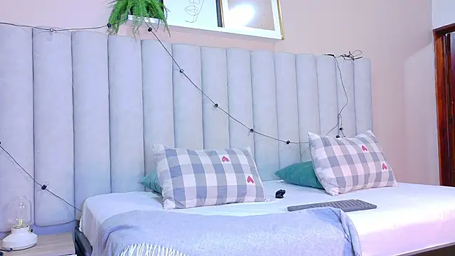 RiriiBrunette   online show from 02-09-26, 08:40