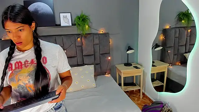 RiriiBrunette   online show from 11-20-25, 07:36