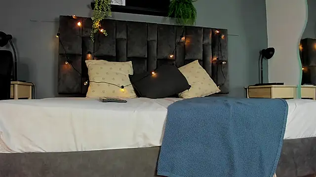 RiriiBrunette   online show from 04-09-26, 07:53