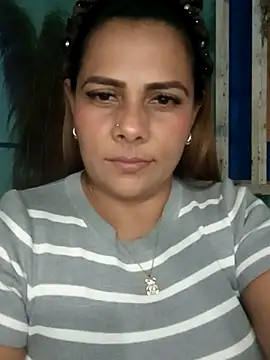 Snapshot of camila_rogue chatting on 09-28-25, 02:07 camila rogue online show from 09-28-25, 02:07