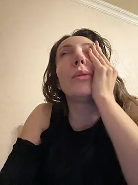 HellaryTourent online show from 10-29-25, 07:24