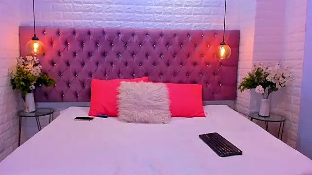 amber sparkle online show from 09-22-25, 12:33