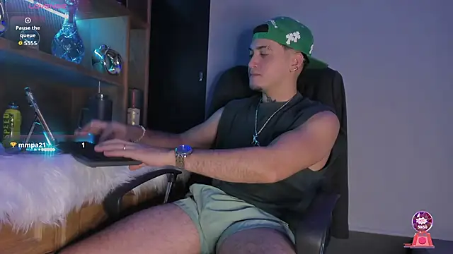 Gael williams1 online show from 12-21-25, 09:37