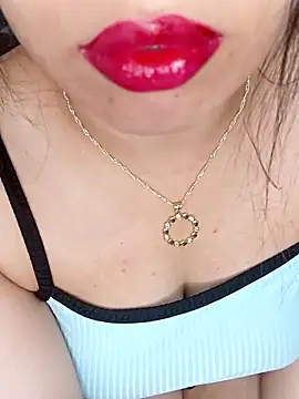 Queen-15 online show from 11-16-25, 02:11