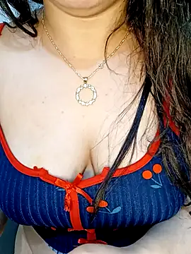 Queen-15 online show from 11-19-25, 06:19