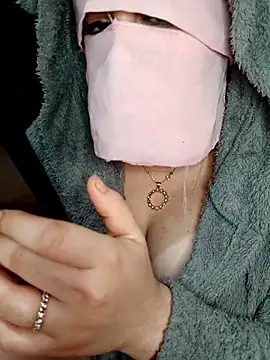 Queen-15 online show from 12-17-25, 08:19