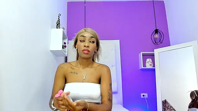 Snapshot of Horny_ebonys chatting on 09-10-25, 07:57 Horny ebonys online show from 09-10-25, 07:57
