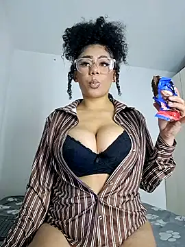 Snapshot of Yerystar chatting on 02-20-26, 01:13 Yerystar online show from 02-20-26, 01:13