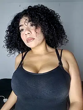 Snapshot of Yerystar chatting on 01-18-26, 10:24 Yerystar online show from 01-18-26, 10:24