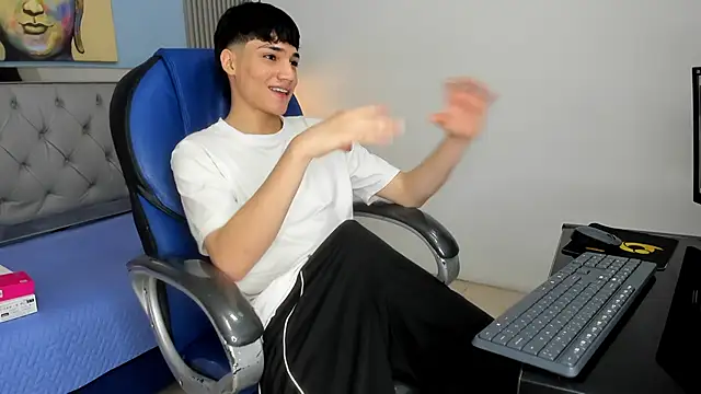SamBlack  online show from 06-12-26, 12:36
