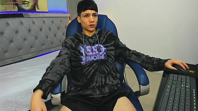 SamBlack  online show from 02-10-26, 03:44