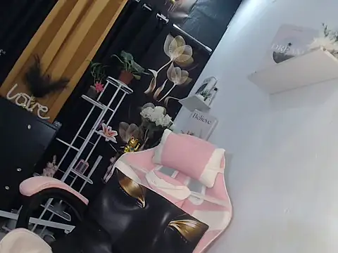 Snapshot of miss_ning chatting on 06-13-26, 05:49 miss ning online show from 06-13-26, 05:49