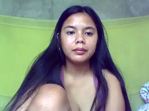 Snapshot of sweet_heaven00 chatting on 10-17-25, 01:53 sweet heaven00 online show from 10-17-25, 01:53