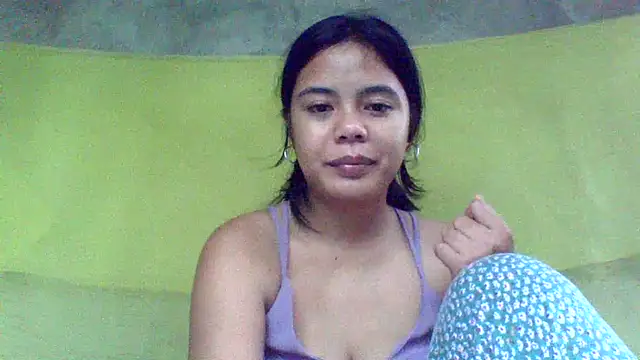 Snapshot of sweet_heaven00 chatting on 10-18-25, 01:40 sweet heaven00 online show from 10-18-25, 01:40