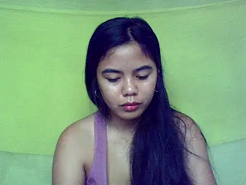 Snapshot of sweet_heaven00 chatting on 10-15-25, 01:04 sweet heaven00 online show from 10-15-25, 01:04